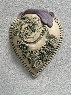 Annie Heart Wall Accent/Vase